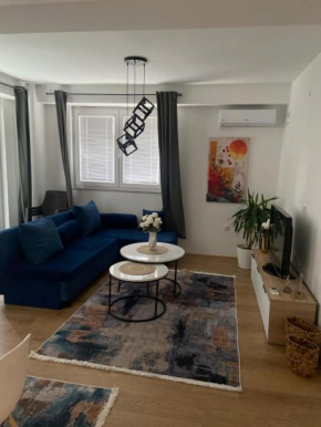 Lux B Apartment